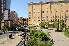 20 10th Avenue Square From New York High Line At W 18 St
